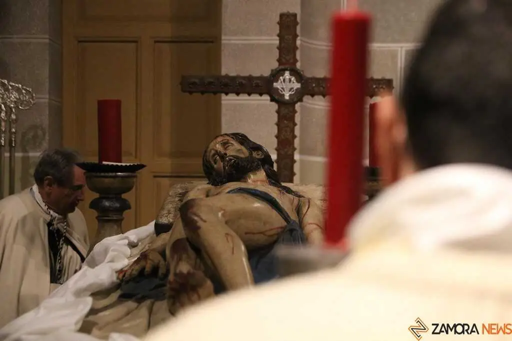 Jes&uacute;s Yacente _10