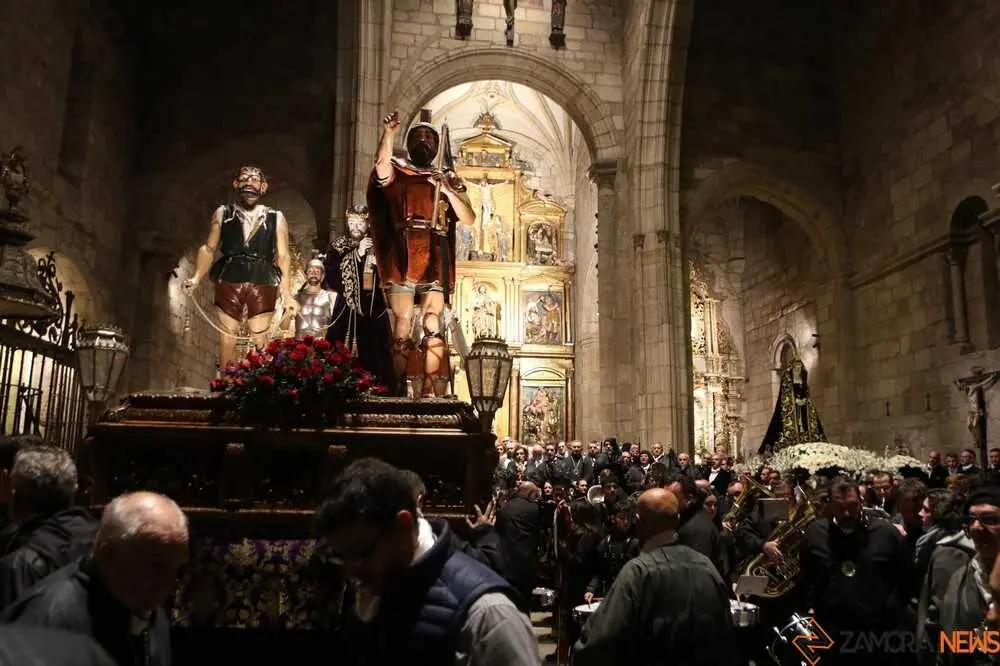 Merl&uacute; 5 de copas_26