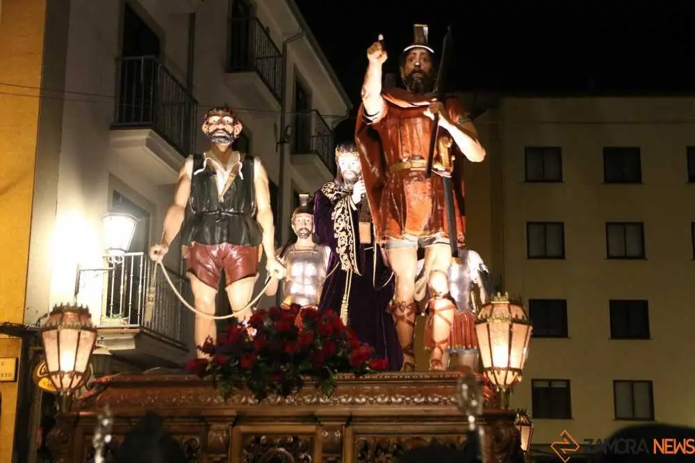 Merl&uacute; 5 de copas_32