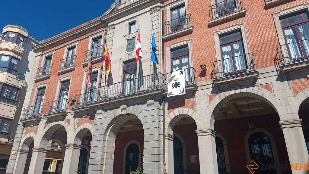 Retiran reposteros de las cofrad&iacute;as