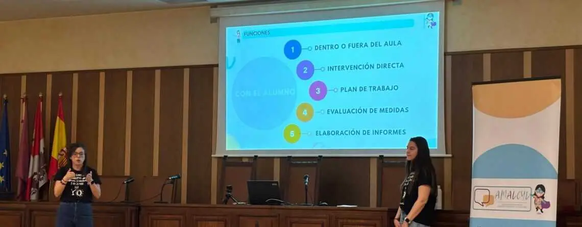 Charla de AMALCY en la Facultad de Educaci&oacute;n y Trabajo Social de Valladolid