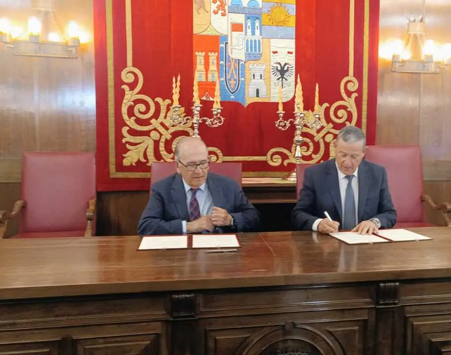Firma del encargo en la Diputaci&oacute;n de Zamora