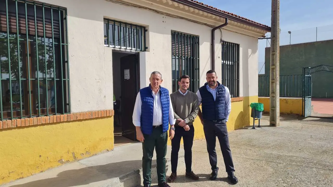 Obras antiguas escuelas en Villalaz&aacute;n y Entrala