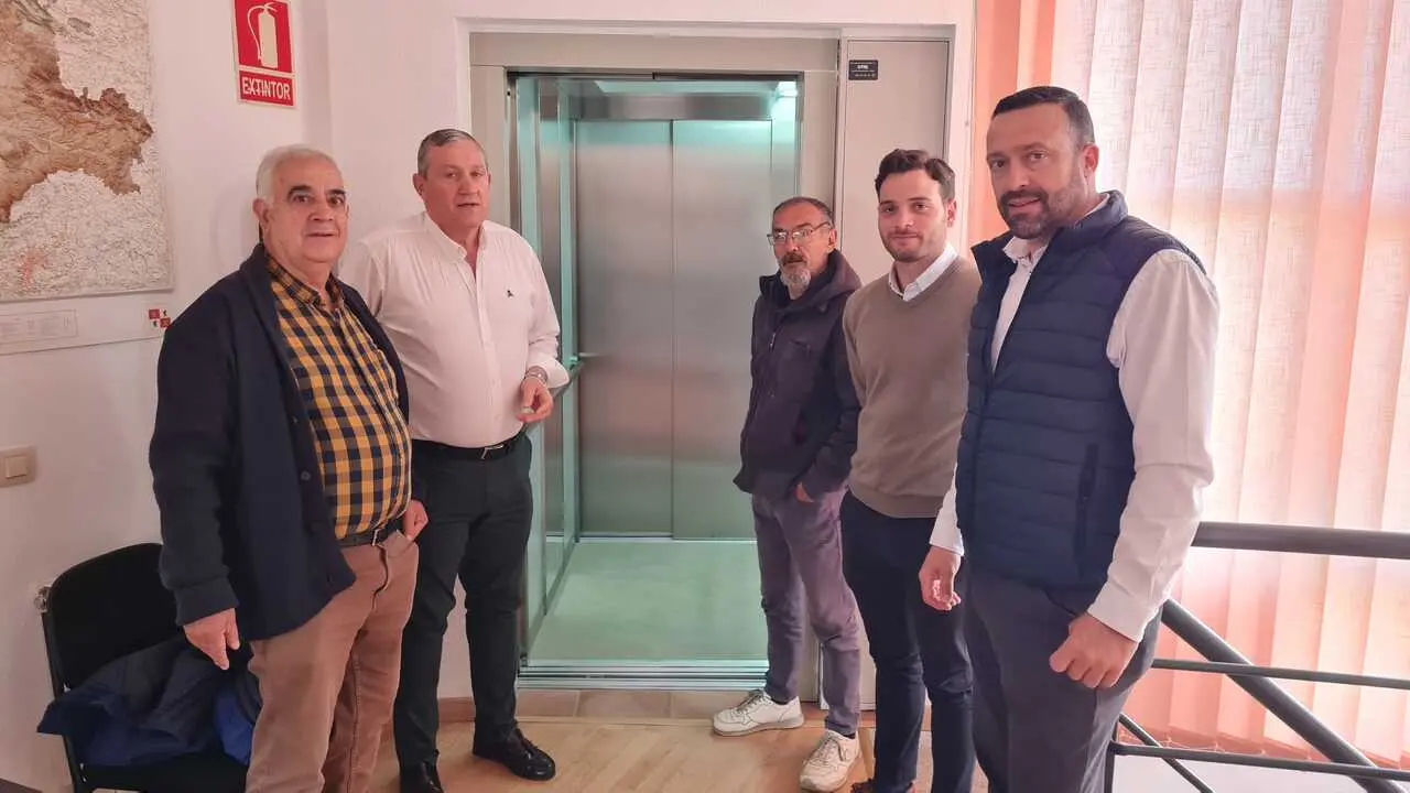 Obras antiguas escuelas en Villalaz&aacute;n y Entrala 1