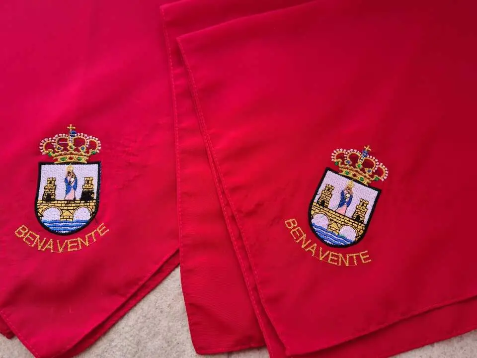 Pa&ntilde;uelo fiestas de la Veguilla