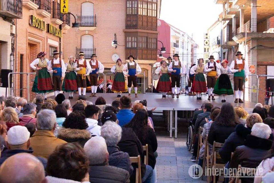 Do&ntilde;a Urraca fiestas de la Veguilla - imagen Interbenavente