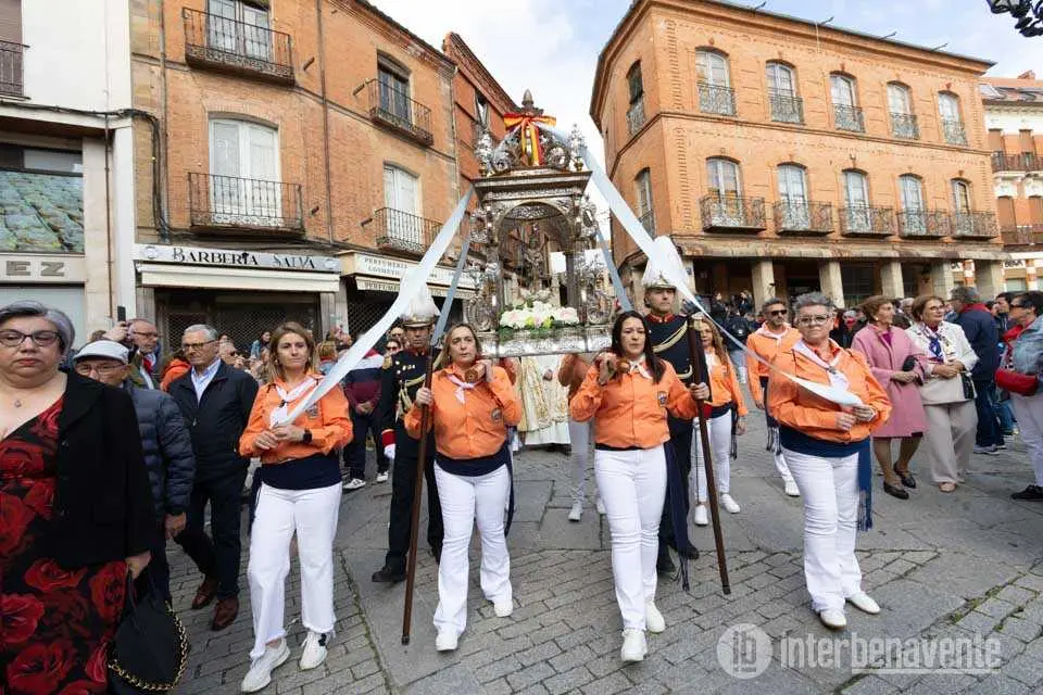 Procesi&oacute;n Virgen de la Vega Venavente - imagen Interbenavente