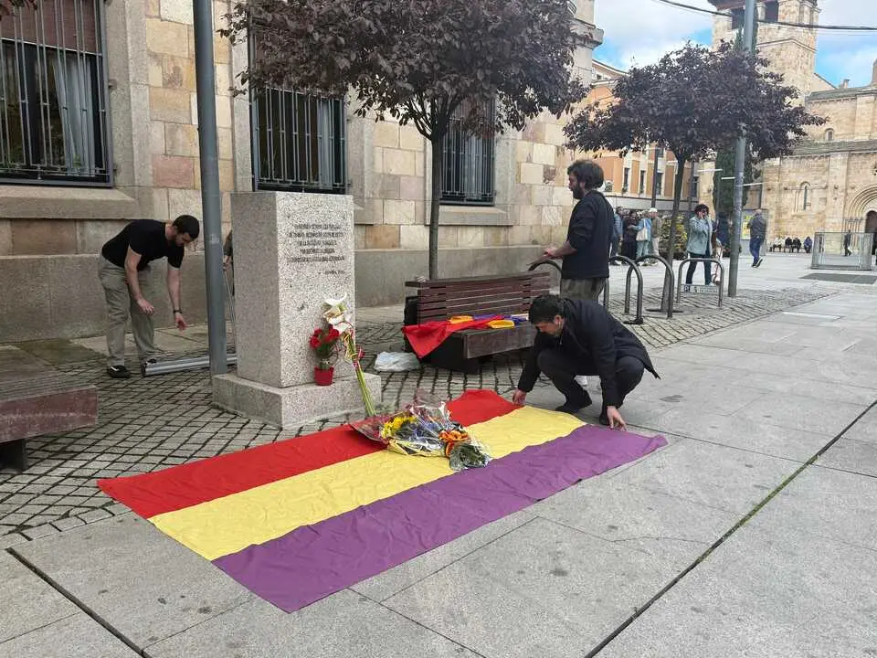 D&iacute;a de Rep&iacute;ublica en Zamora IU y PCE 