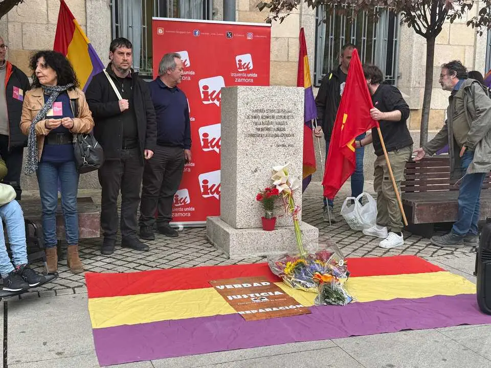 D&iacute;a de Rep&iacute;ublica en Zamora IU y PCE _6