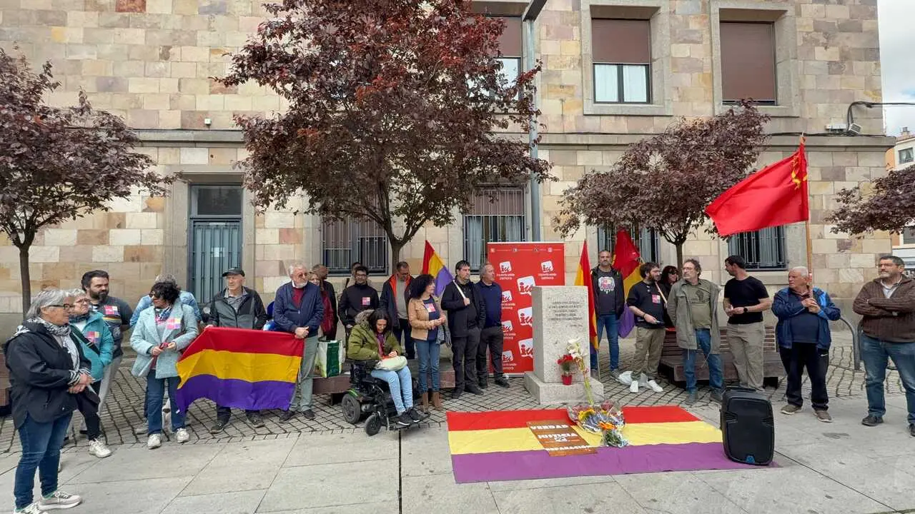 D&iacute;a de Rep&iacute;ublica en Zamora IU y PCE _10