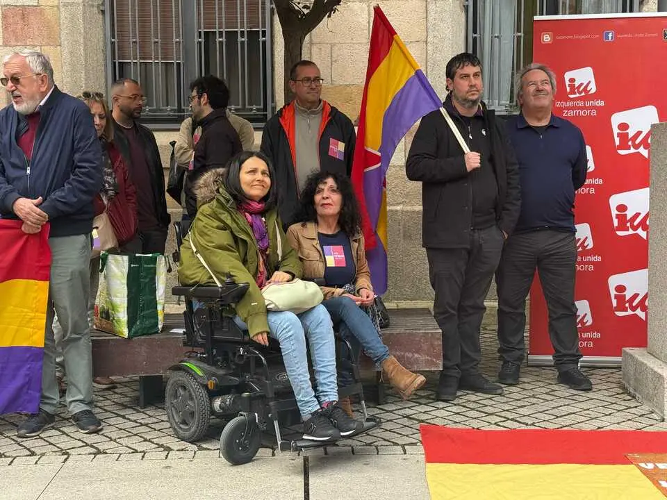 D&iacute;a de Rep&iacute;ublica en Zamora IU y PCE _11