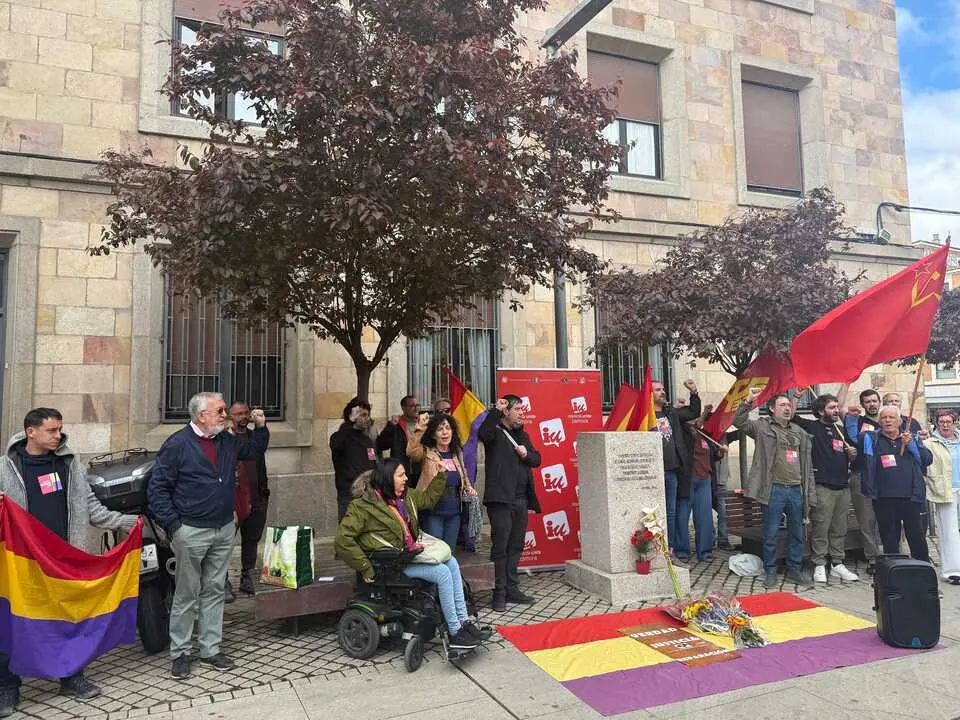 D&iacute;a de Rep&iacute;ublica en Zamora IU y PCE _15