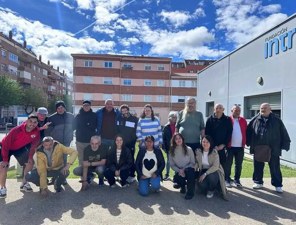 Jugadores de Zamora CF visitan Fundaci&oacute;n INTRAS