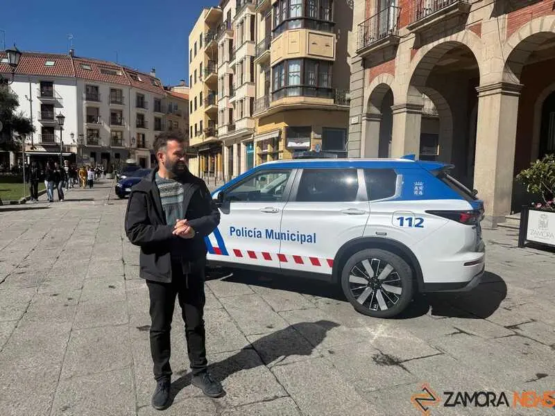 coche polic&iacute;a local de Zamora _2