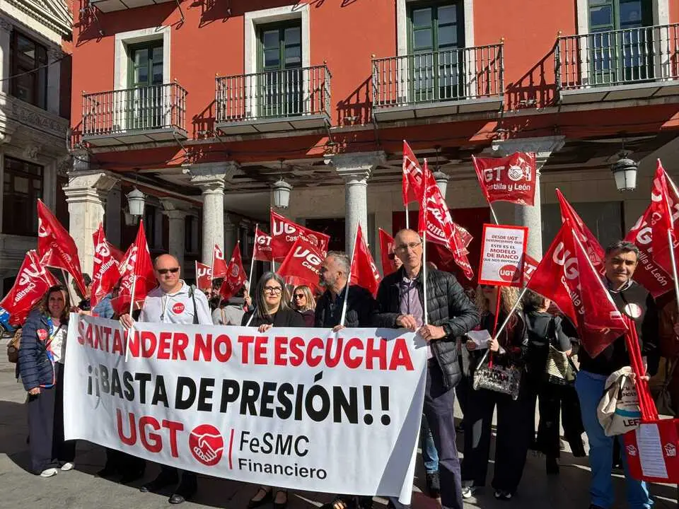Concentraci&oacute;n de trabajadores del Banco Santander en Valladolid.1