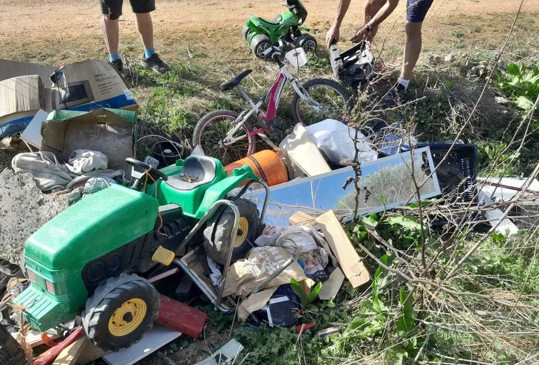 Vertidos ilegales Tagarabuena