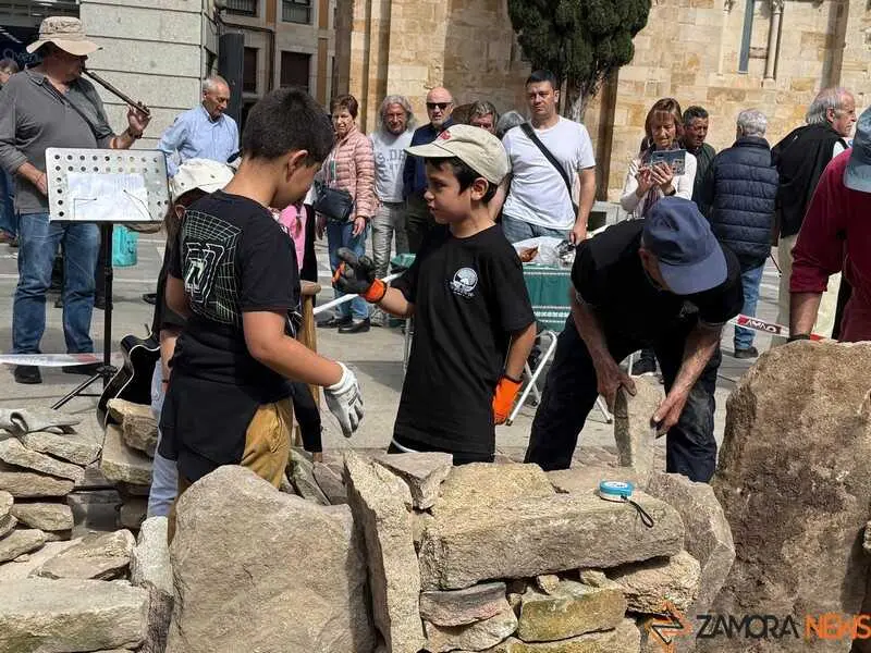 mercado ecol&oacute;gico y piedra de Sayago en Zamora _9