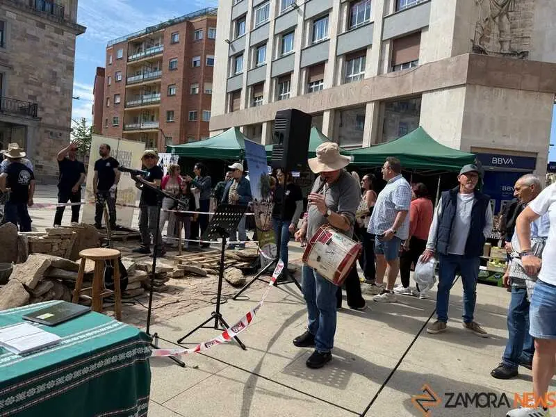mercado ecol&oacute;gico y piedra de Sayago en Zamora _39