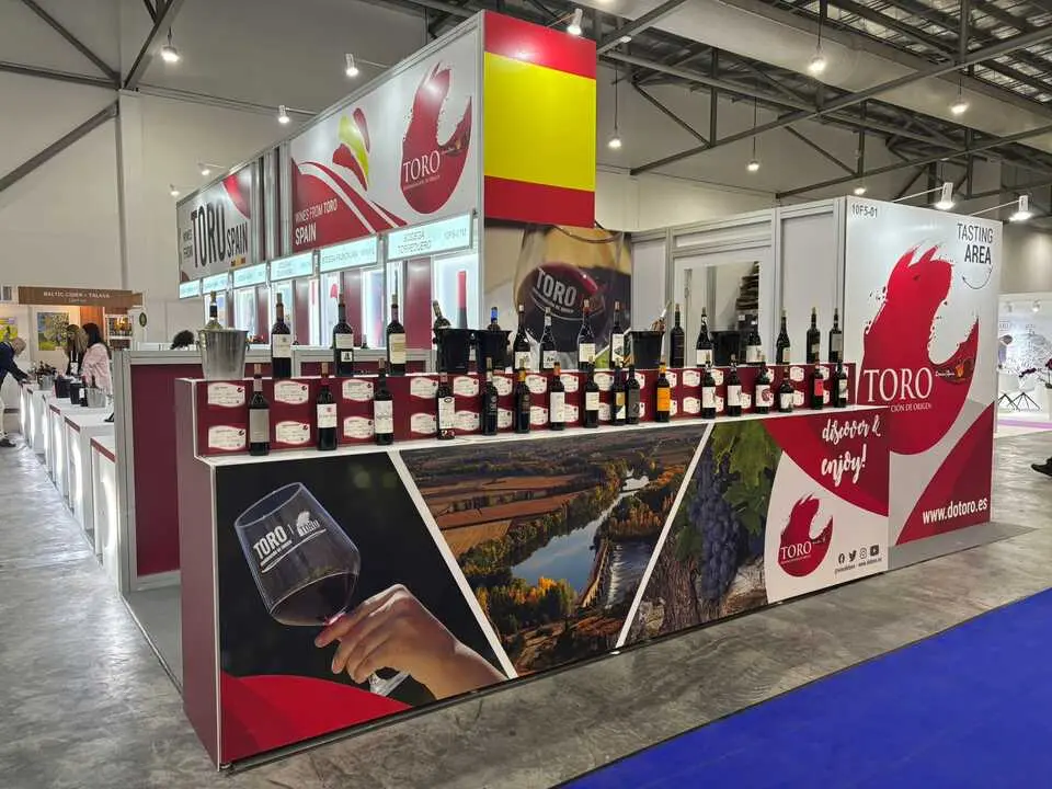 STAND SINGAPUR TORO I