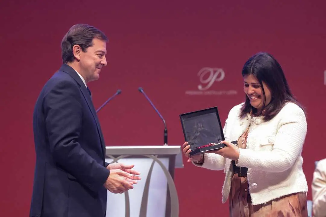 La alcaldesa de Benavente recoge el Premio