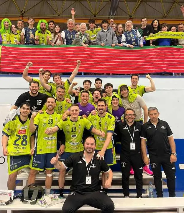 Balonmano Zamora campe&oacute;n de liga 2026