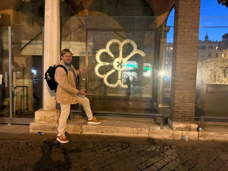 Roseton zamorano en Roma incompleto, familia Saludes