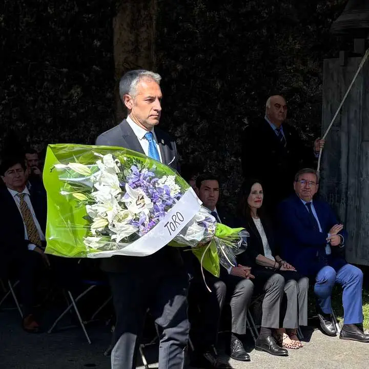 Toro en el 89 aniversrio del bombardeo de Gernika