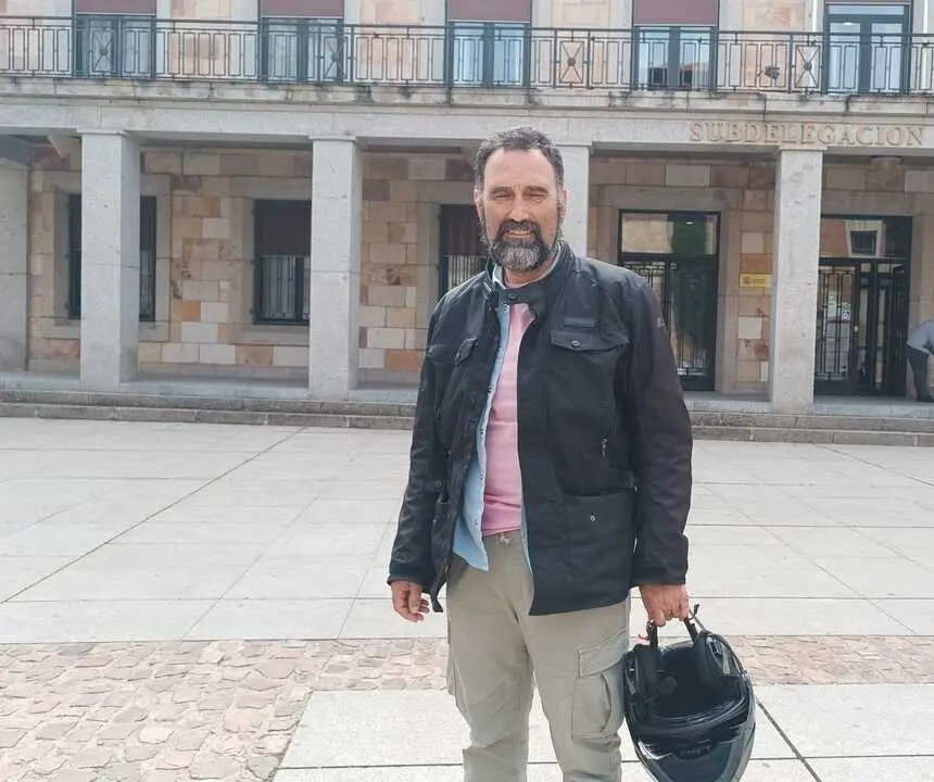 Lorenzo Ferrero en la Plaza de la Constituci&oacute;n de Zamora