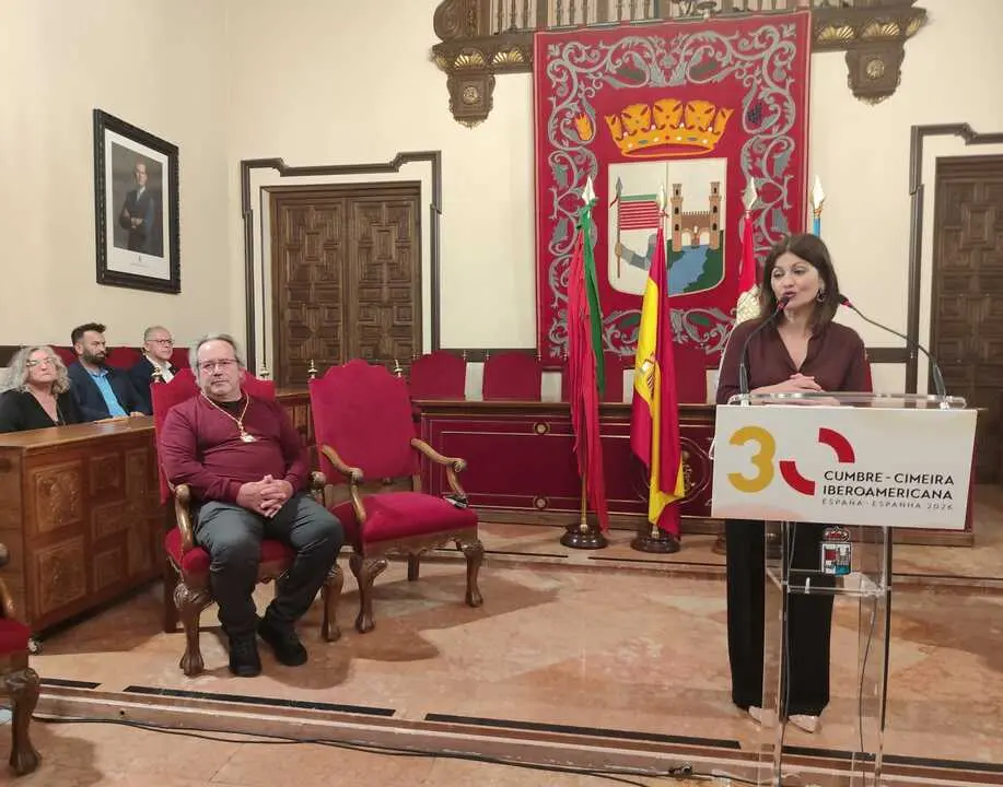 La ministra Sira Rego da la bievenida a la delegaci&oacute;n iberoamericana en el Ayuntamiento de Zamora