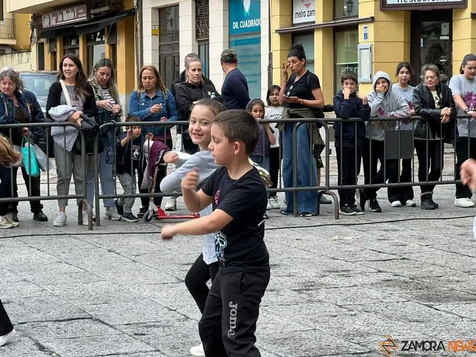 Sals&oacute;n Dance D&iacute;a de la Danza Plaza Mayor de Zamora _6
