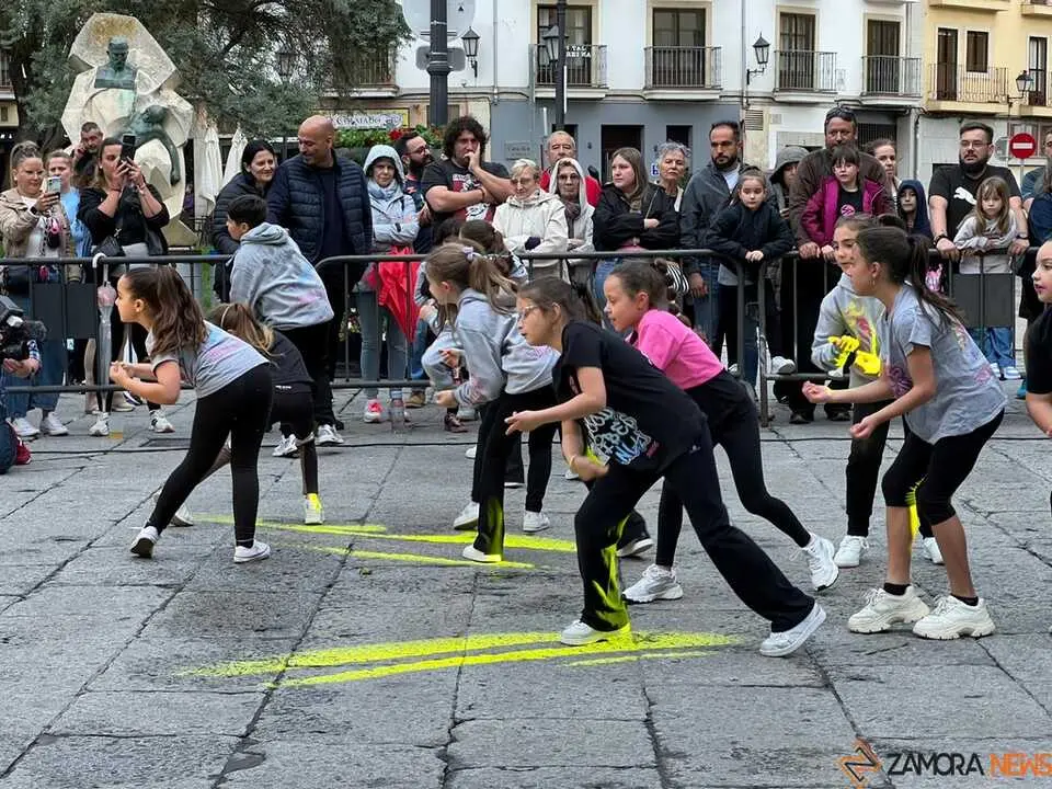 Sals&oacute;n Dance D&iacute;a de la Danza Plaza Mayor de Zamora _20