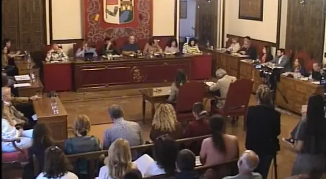 Pleno correspondiente al mes de abril