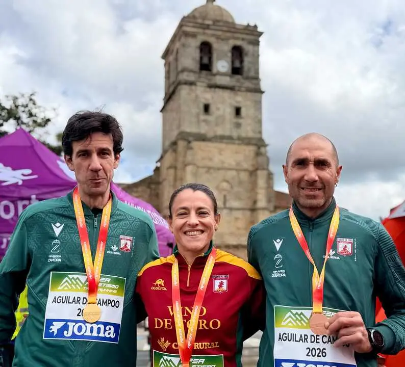 LOS 3 MEDALLISTAS DEL VINO TORO CAJA RURAL EN ELDIA DE HOY