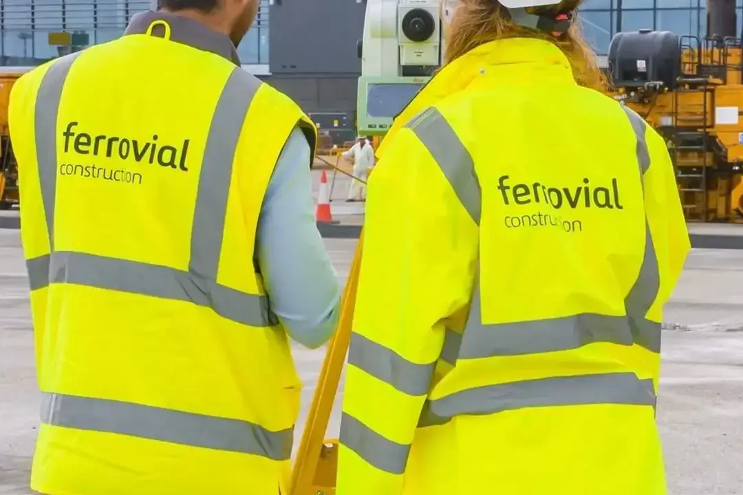 Una imagen de archivo de trabajadores de la empresa Ferrovial. Foto Valladolid Plural