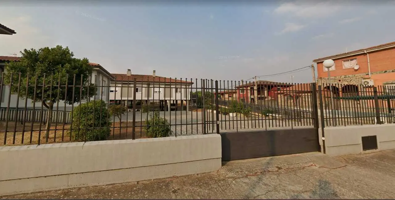 Residencia Virgen de los &Aacute;rboles Carbajales de Alba 