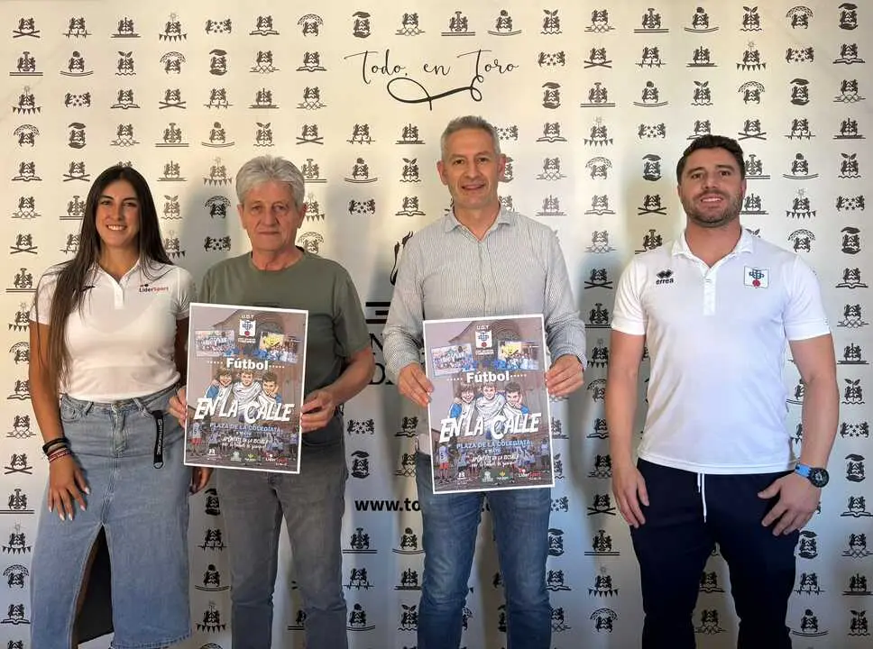 Presentaci&oacute;n F&uacute;tbol en la calle Toro