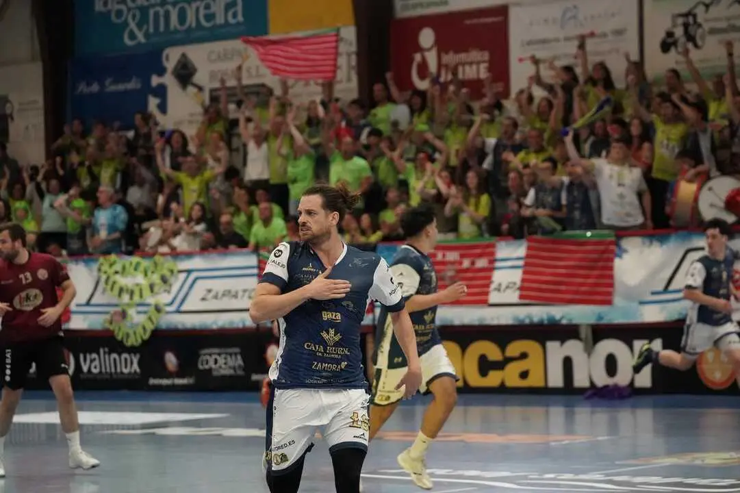 Balonmano Zamora vs  Romo Broker Kirol