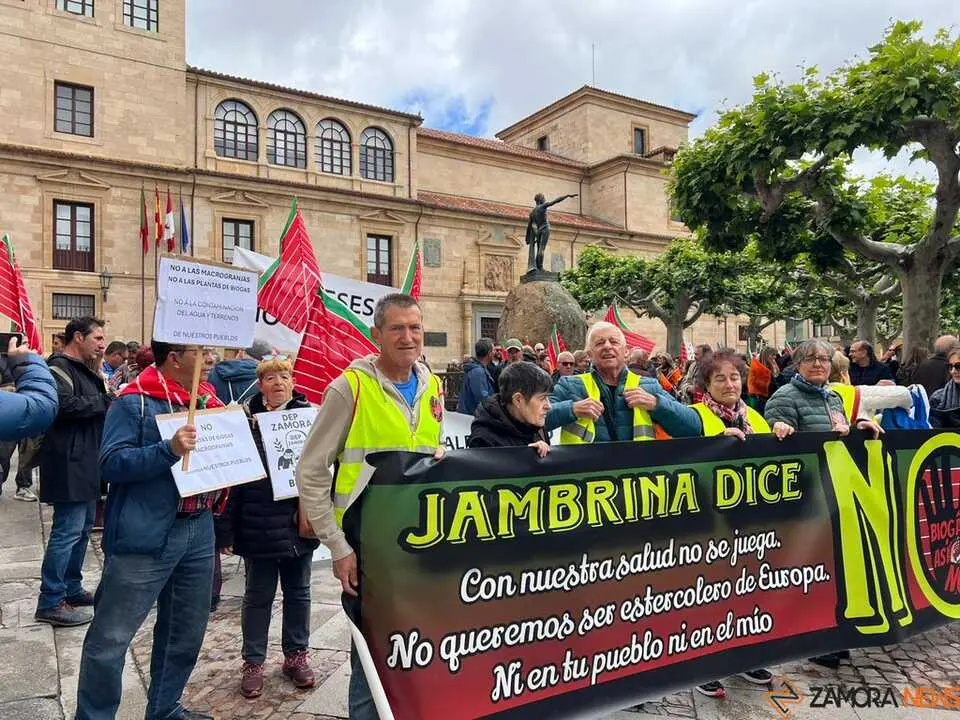 Manifestaci&oacute;n contra las plantas de biog&aacute;s Zamora _6