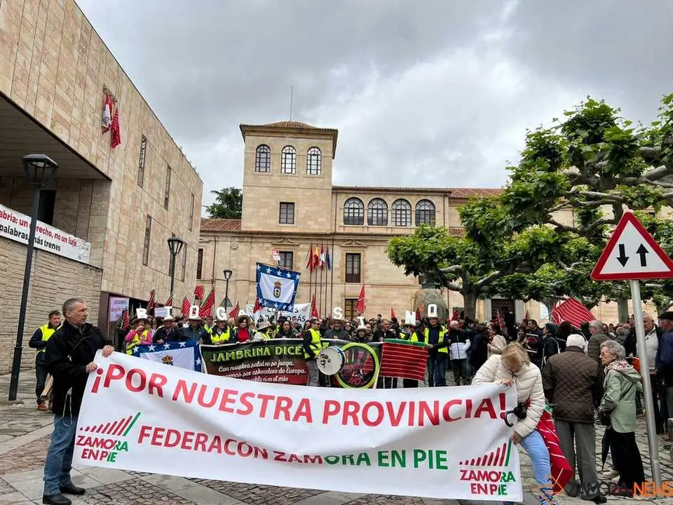 Manifestaci&oacute;n contra las plantas de biog&aacute;s Zamora _21