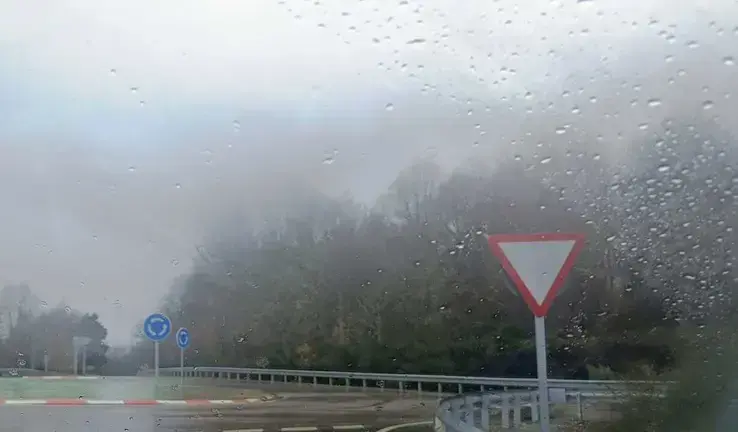 Puebla de Sanabria en un d&iacute;a de lluvia
