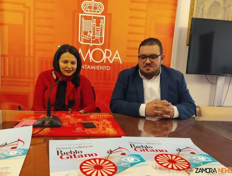 Presentaci&oacute;n ciclo conferencias Pueblo Gitano 