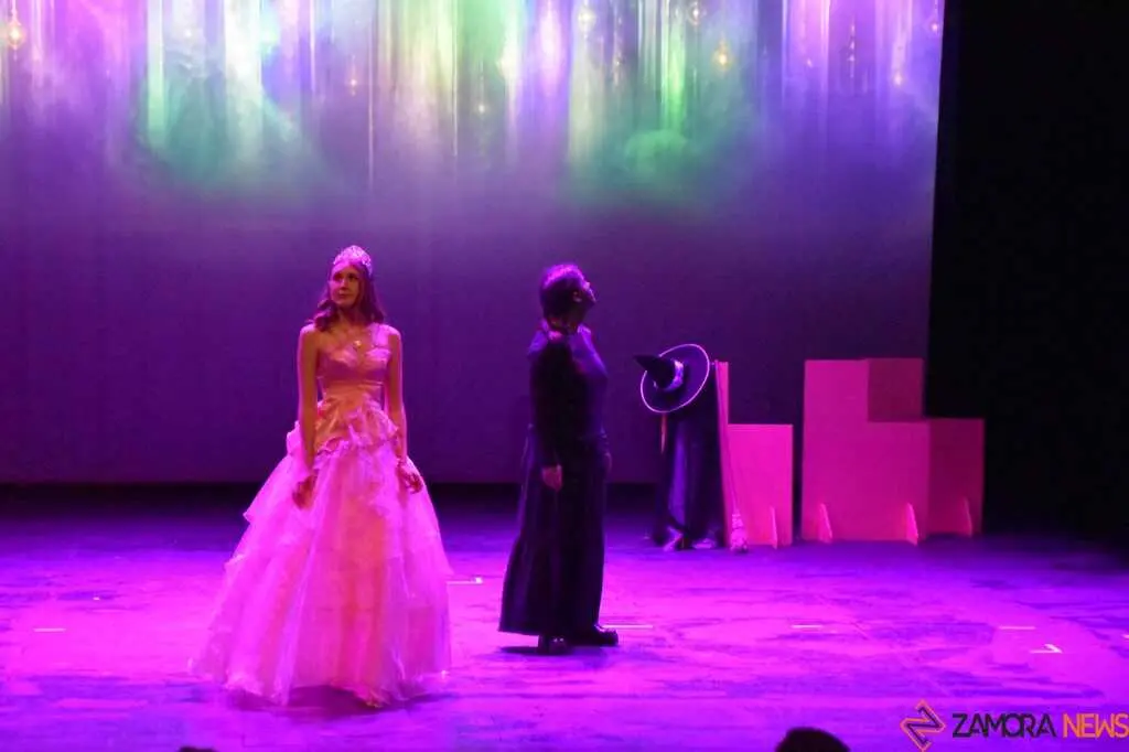  The Wicked Wizard of Oz Teatro Escolar _8