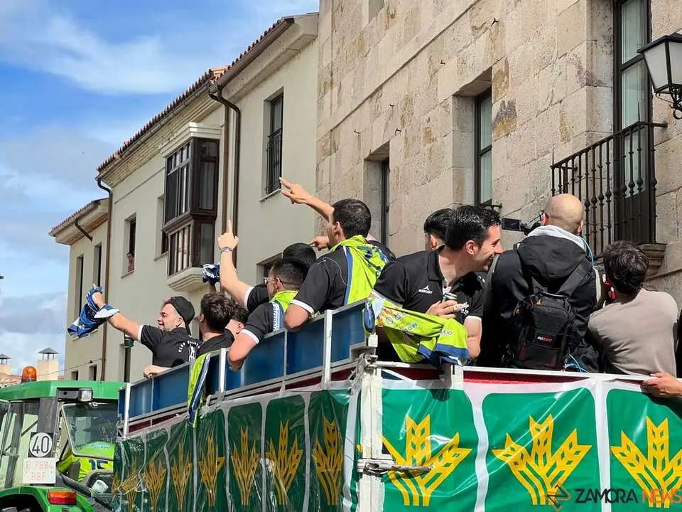 Celebraci&oacute;n Ascenso Balonmano Zamora_22