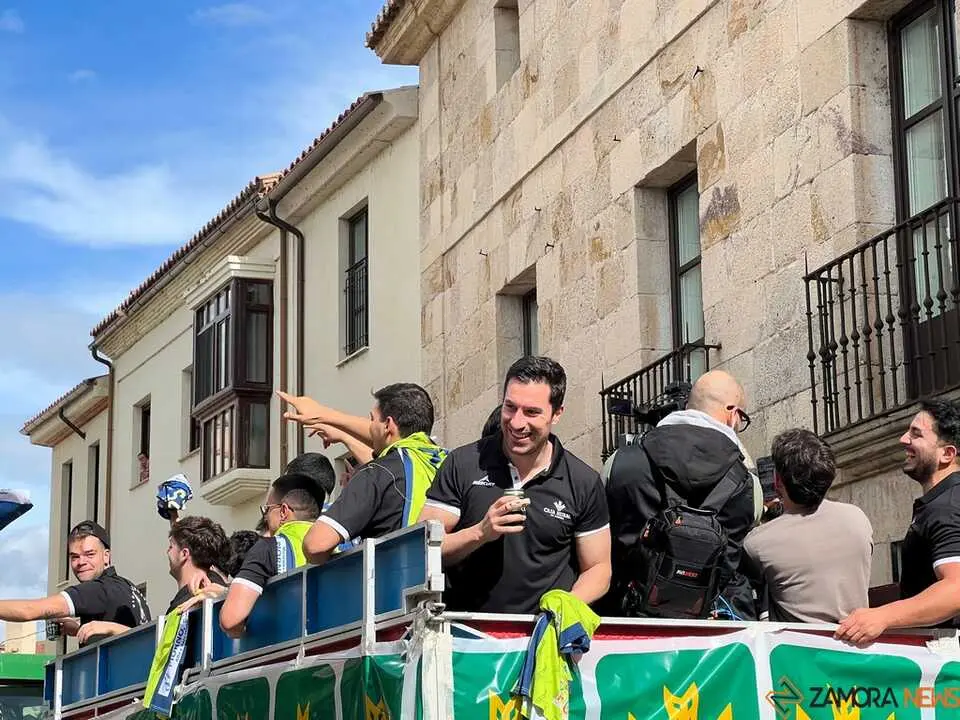 Celebraci&oacute;n Ascenso Balonmano Zamora_23