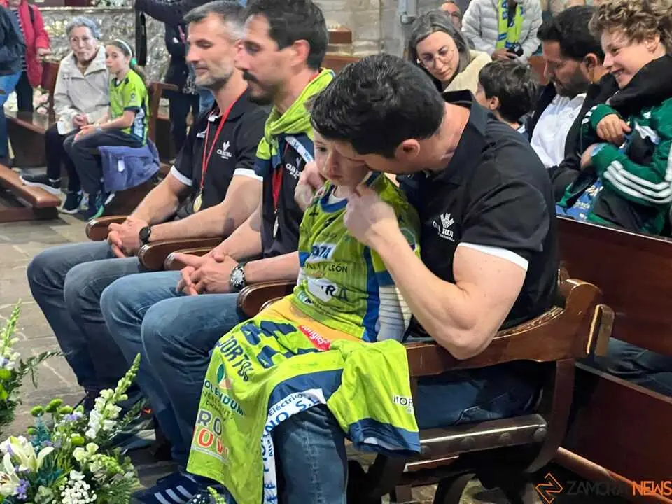 Celebraci&oacute;n Ascenso Balonmano Zamora_36