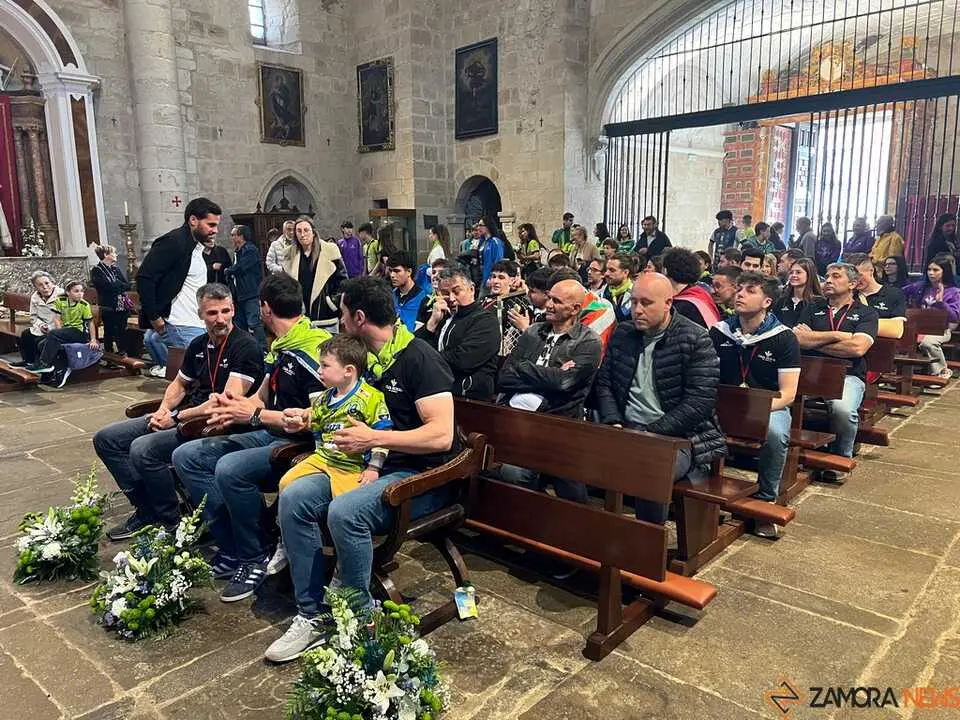 Celebraci&oacute;n Ascenso Balonmano Zamora_37