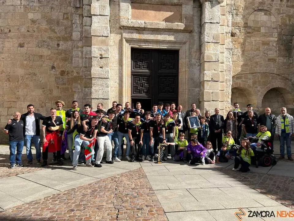 Celebraci&oacute;n Ascenso Balonmano Zamora_40