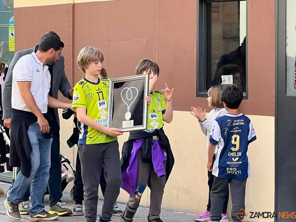 Celebraci&oacute;n Ascenso Balonmano Zamora_49