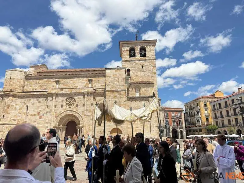 capilla de adoraci&oacute;n de Zamora _26