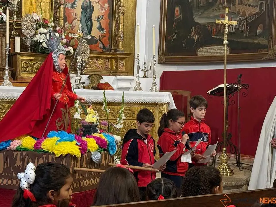   Alumnos del colegio Divina Providencia celebra su romer&iacute;a de la Concha _16